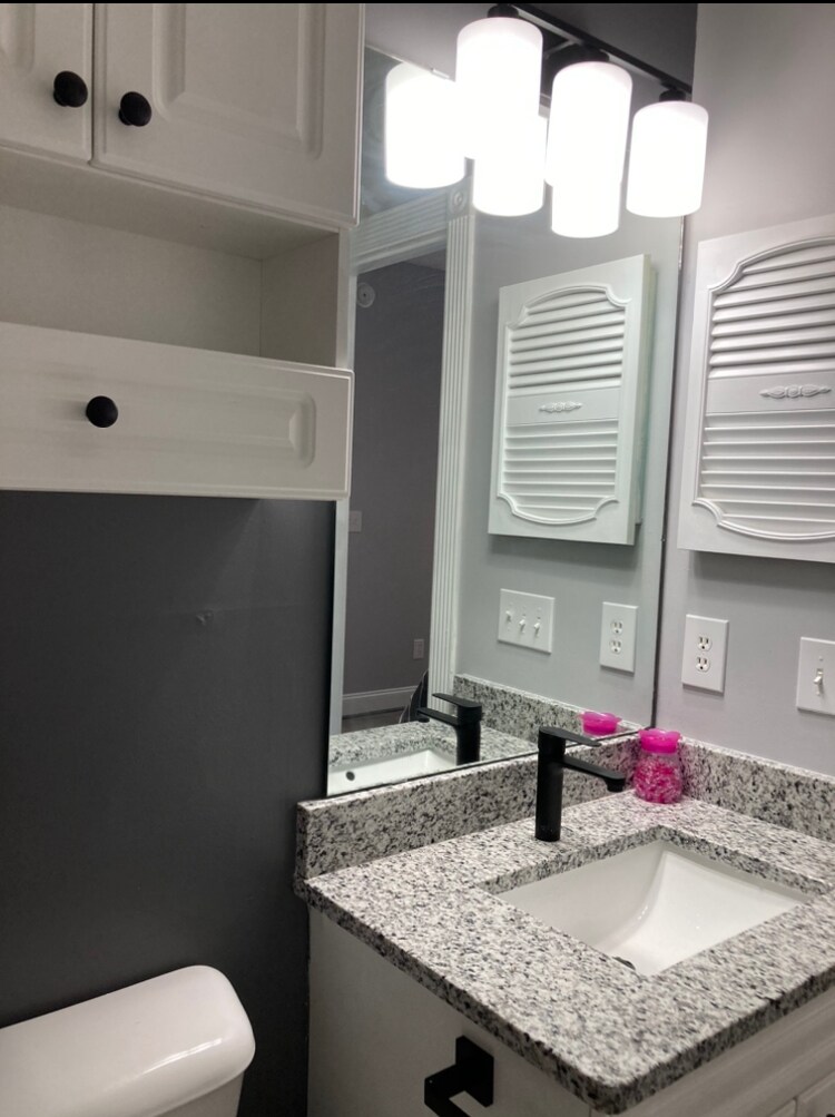 Building Photo - 4231 Hibiscus Dr