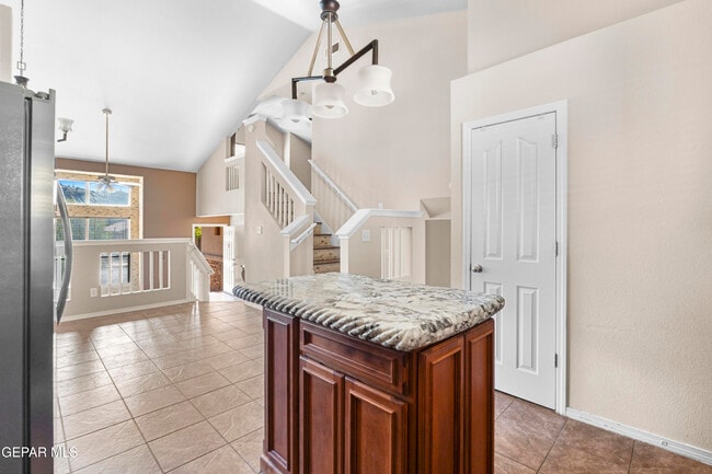 Building Photo - 6609 Parque Del Sol Dr