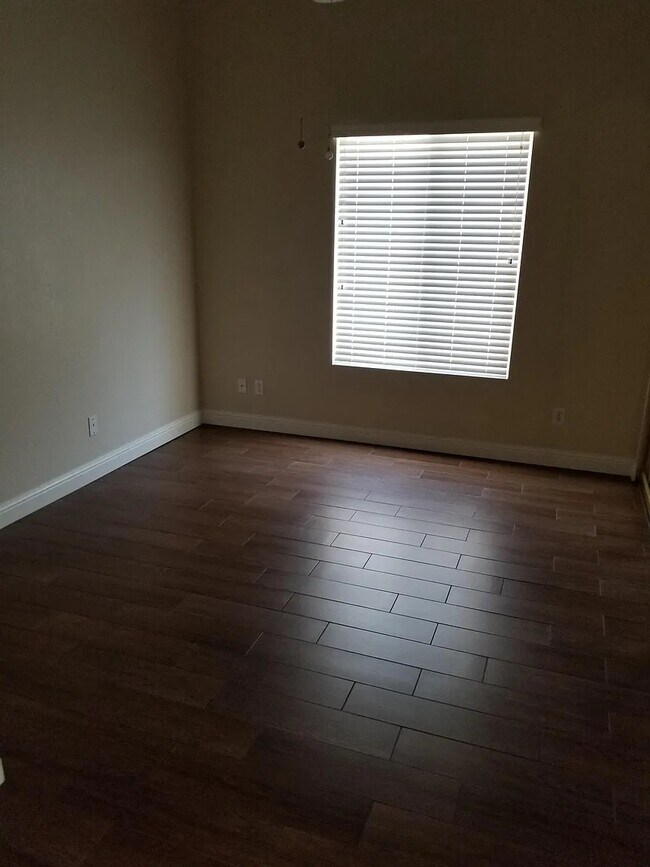 Building Photo - 9015 E Sahuaro Dr