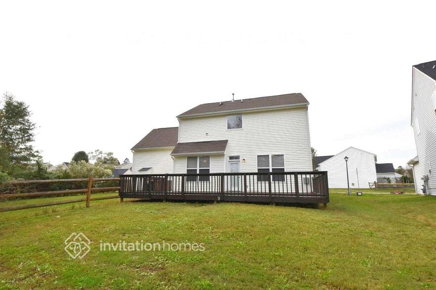 Building Photo - 3000 Moonstone Ln