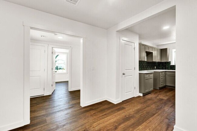 Building Photo - Stunning 3-Bedroom Home with Modern Upgrades in Tulsa