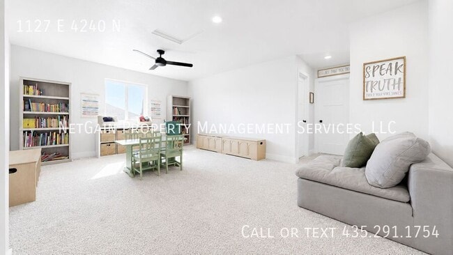 Building Photo - 1127 4240 N