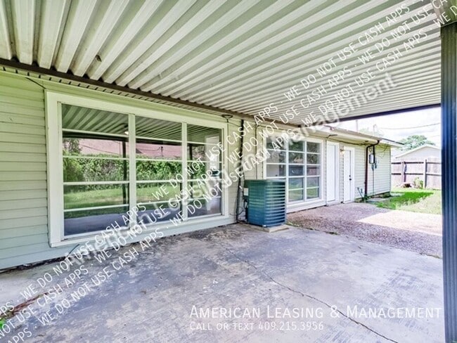 Building Photo - 180 Sparrow Way