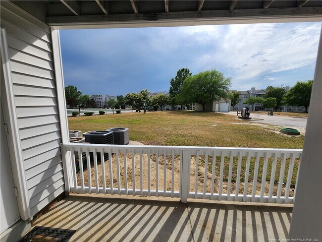 Building Photo - 264 Waterdown Dr