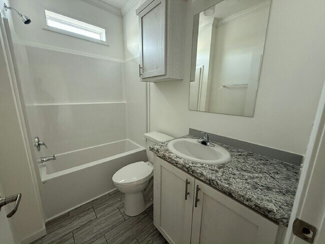 Building Photo - 3518 Campari Dr