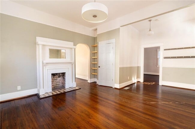 Building Photo - 311 Josephine St NE