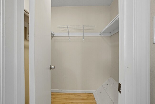 Building Photo - 712 Biltmore Dr