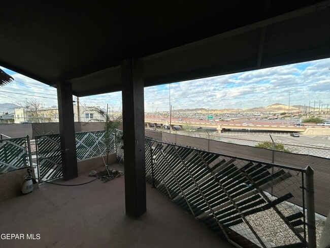 Building Photo - 1546 Upson Dr