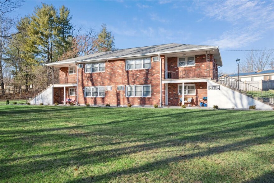 Building Photo - 285 Stamets Rd