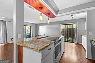 Building Photo - 143 Twiggs Cor