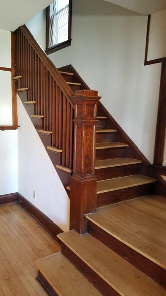 Building Photo - 1617 Monroe St