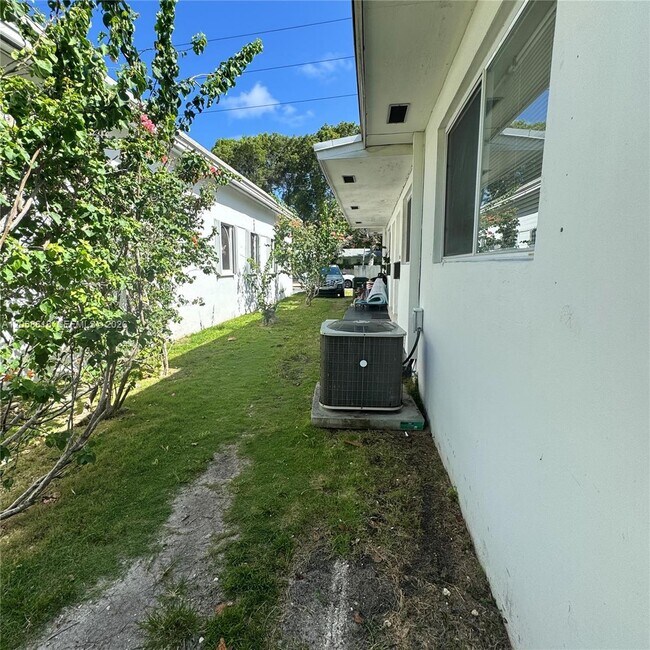 Building Photo - 6157 SW 64th St