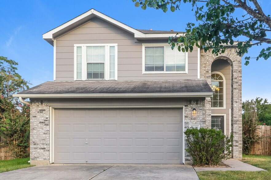 Primary Photo - 18400 Sunrise Pines Dr