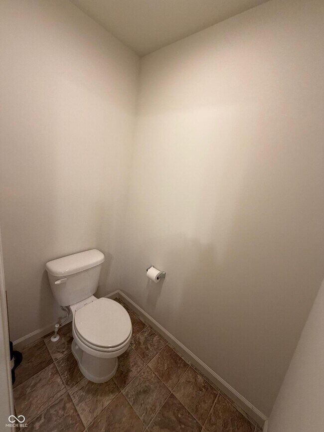 Building Photo - 15545 Westmoor Ave