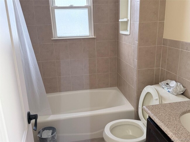 Building Photo - 363 Hewlett Pkwy