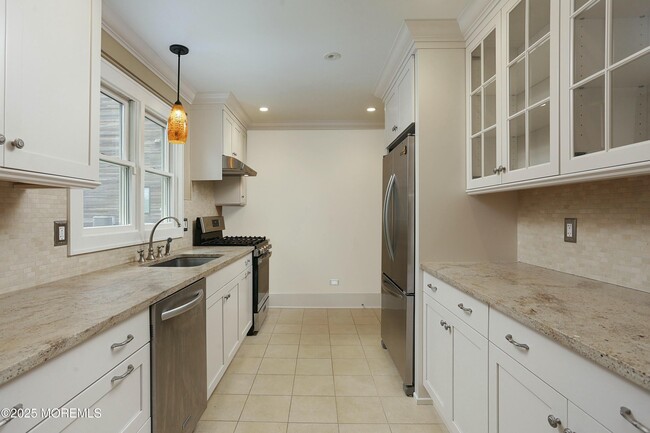Building Photo - 3 Willow Way