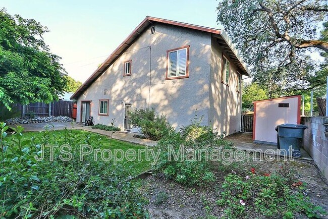 Building Photo - 9529 Lake Natoma Dr