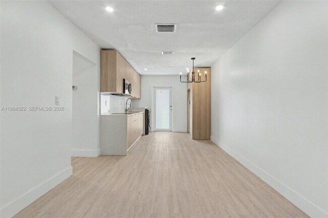 Building Photo - 55 SW 13th St