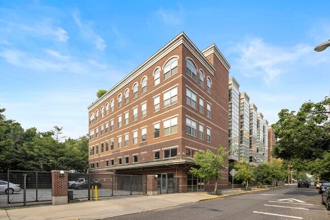 Building Photo - 234 10th St