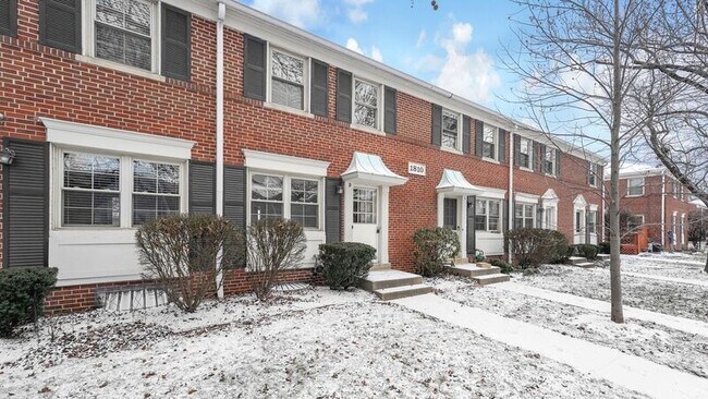 Building Photo - 1810 Northwest Ct