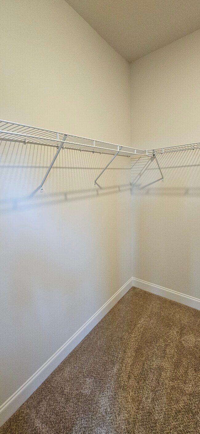 Building Photo - 1240 Ainsworth Alley