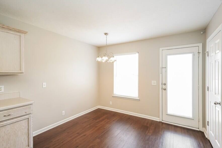 Building Photo - 7140 S Hampton Blvd