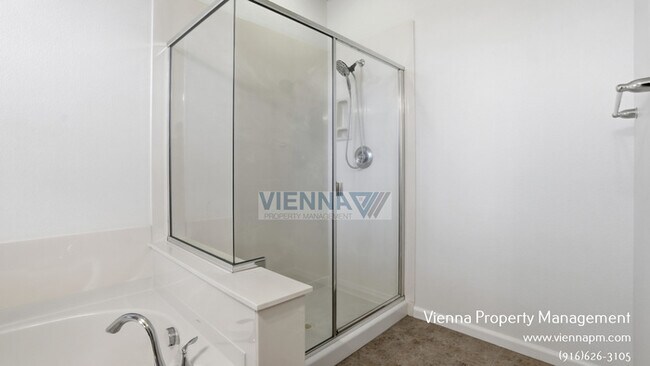 Building Photo - 3033 Ardley Dr