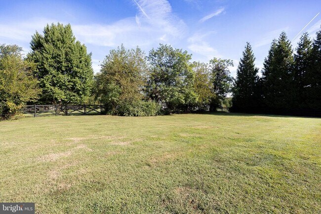 Primary Photo - 21411 Montgomery Ave