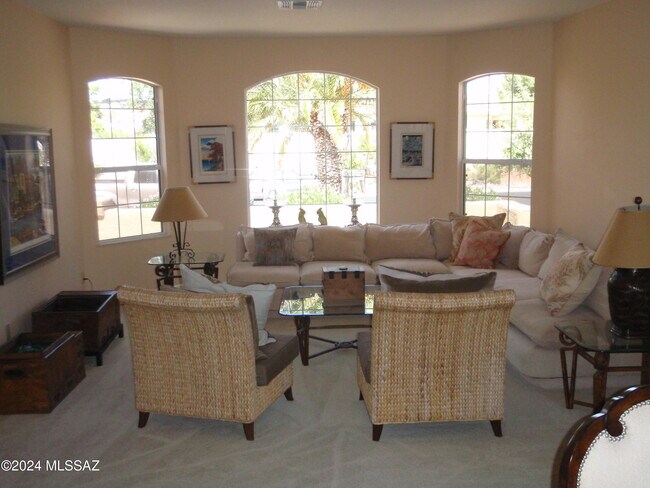 Building Photo - 65535 E Desert Side Dr