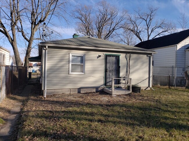 Building Photo - BEAUTIFUL HOME LOCATED CLOSE TO EVERYTHING WITH GARAGE!