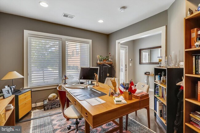 Building Photo - 8052 Red Hook St