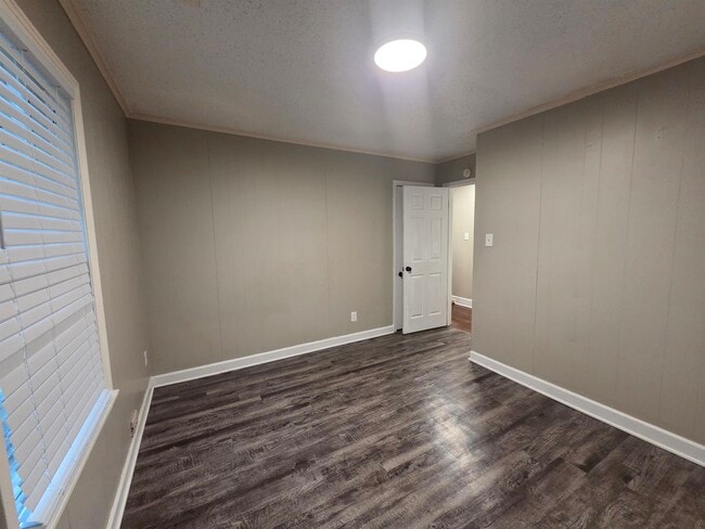 Building Photo - 983 Brower St