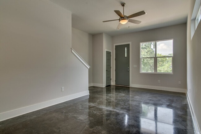 Building Photo - East Nashville Townhome Available Now!