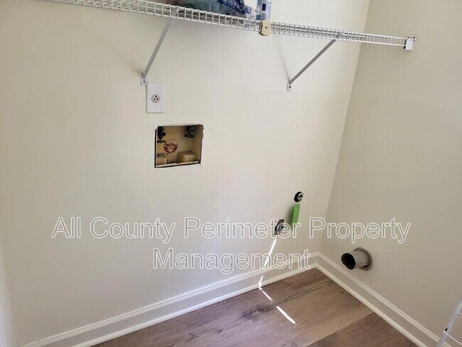 Building Photo - 1920 Shoreline Trace SW