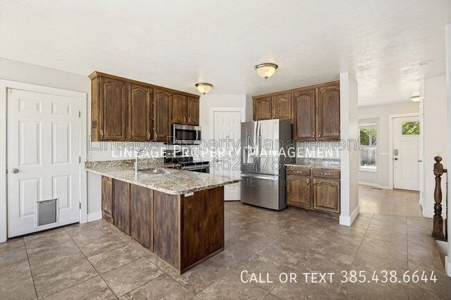 Building Photo - 13863 Kessler Peak Dr