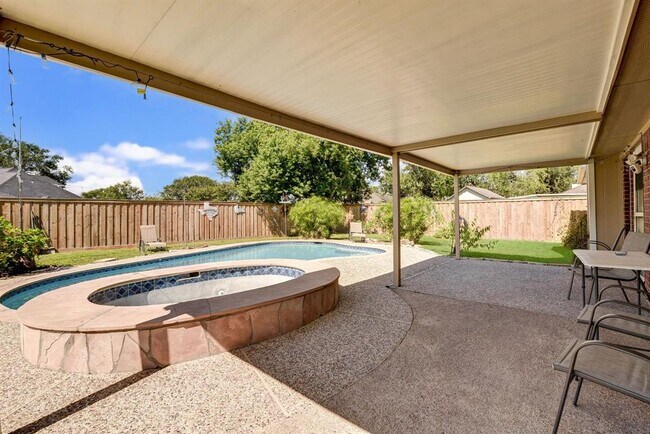 Building Photo - 3730 Sunshine Ln