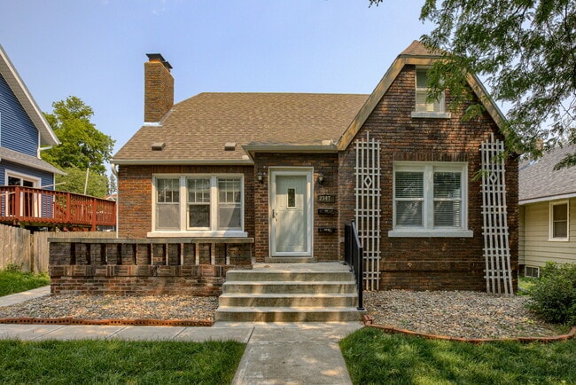 Primary Photo - 2347 S 33rd St