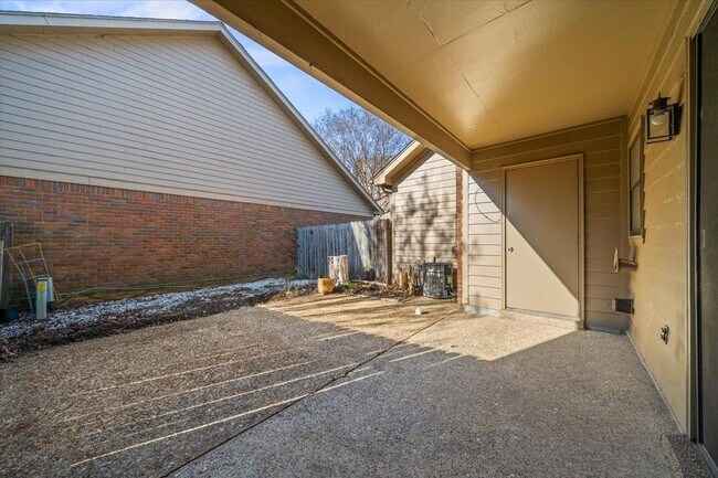 Building Photo - 1039 Park Ct Dr