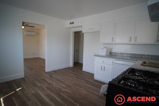 Building Photo - 412 El Tejon Ave