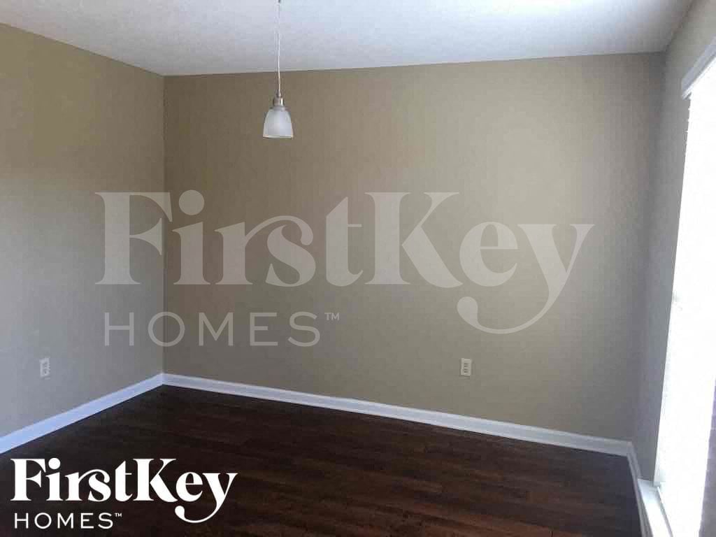 Building Photo - 7372 Hunter's Forest Dr