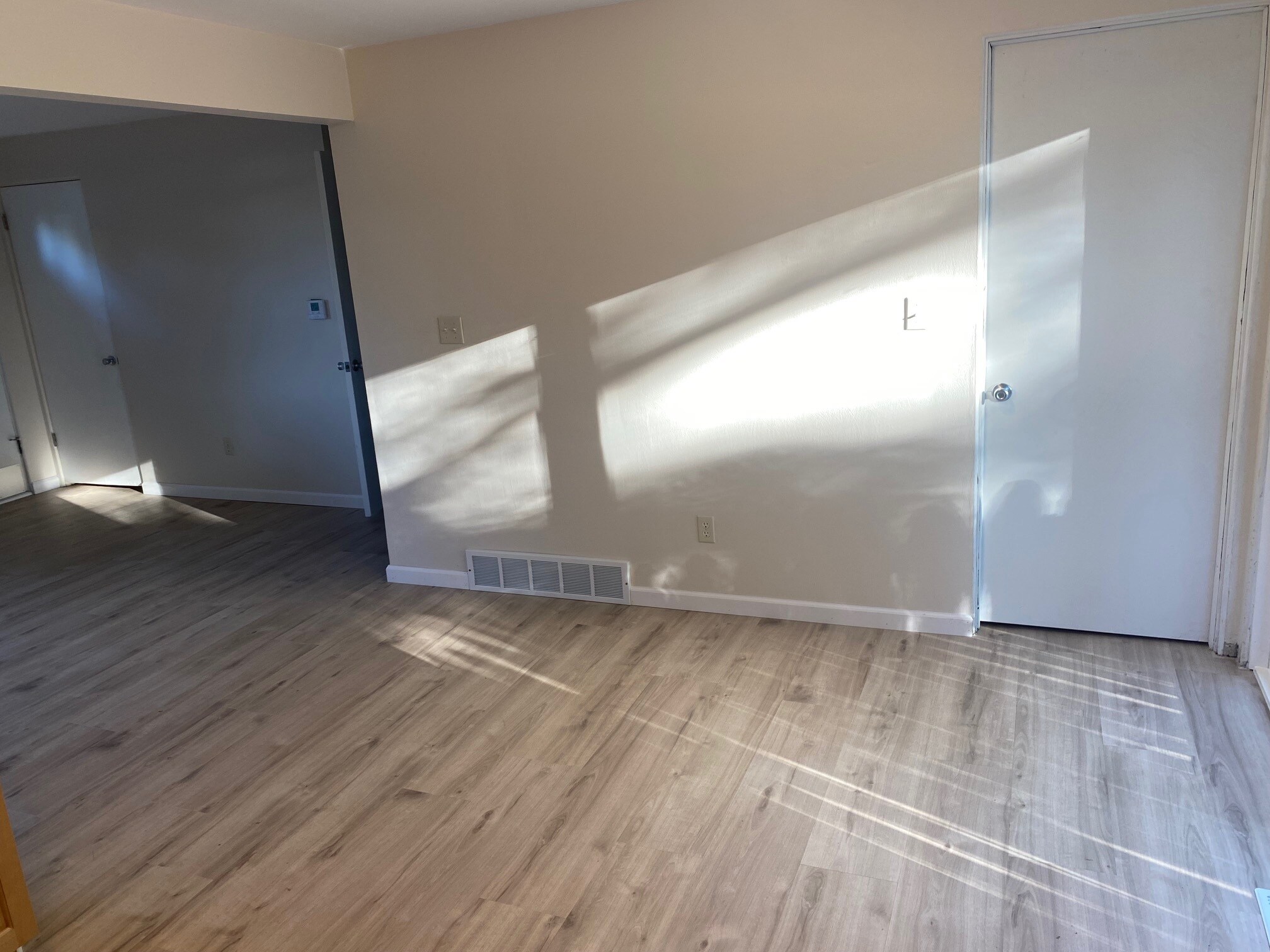 KITCHEN - 2218 Midland Dr