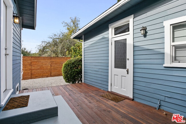 Building Photo - 6217 Poppy Peak Dr