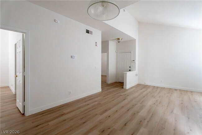 Building Photo - 356 Seine Way