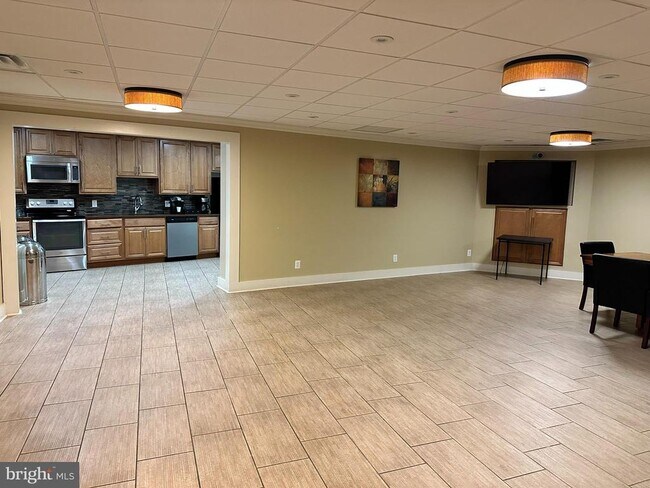 Building Photo - 5300 Columbia Pike