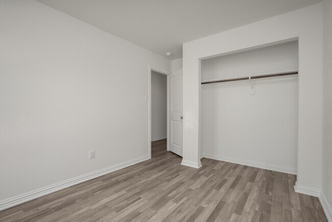 Building Photo - 608 N 18th St