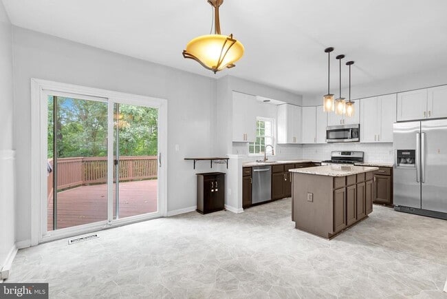Building Photo - 6880 Ridge Water Ct