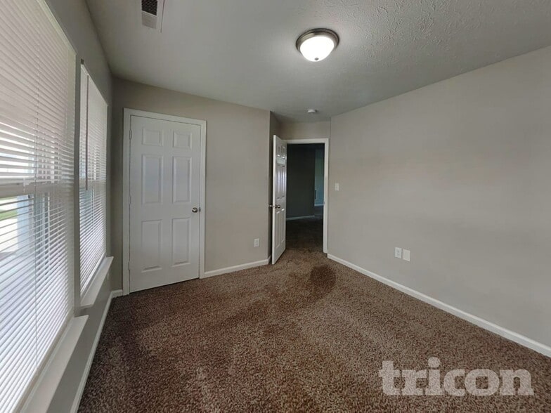 Building Photo - 7916 Amadeus Dr