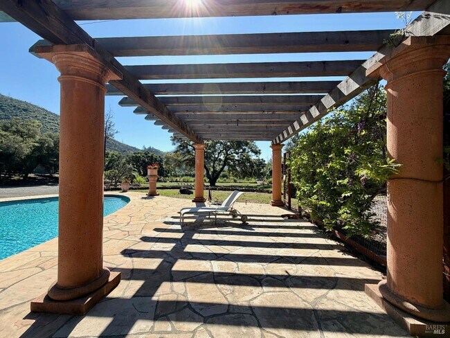 Building Photo - 321 Dutch Henry Canyon Rd