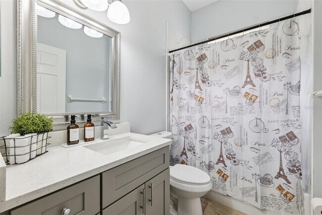 Building Photo - 13049 Thoroughbred Dr