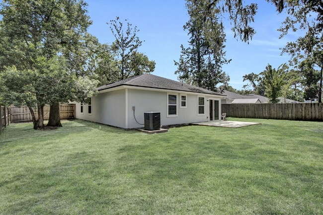 Building Photo - Like new 4 bedroom 2 bath home for rent.